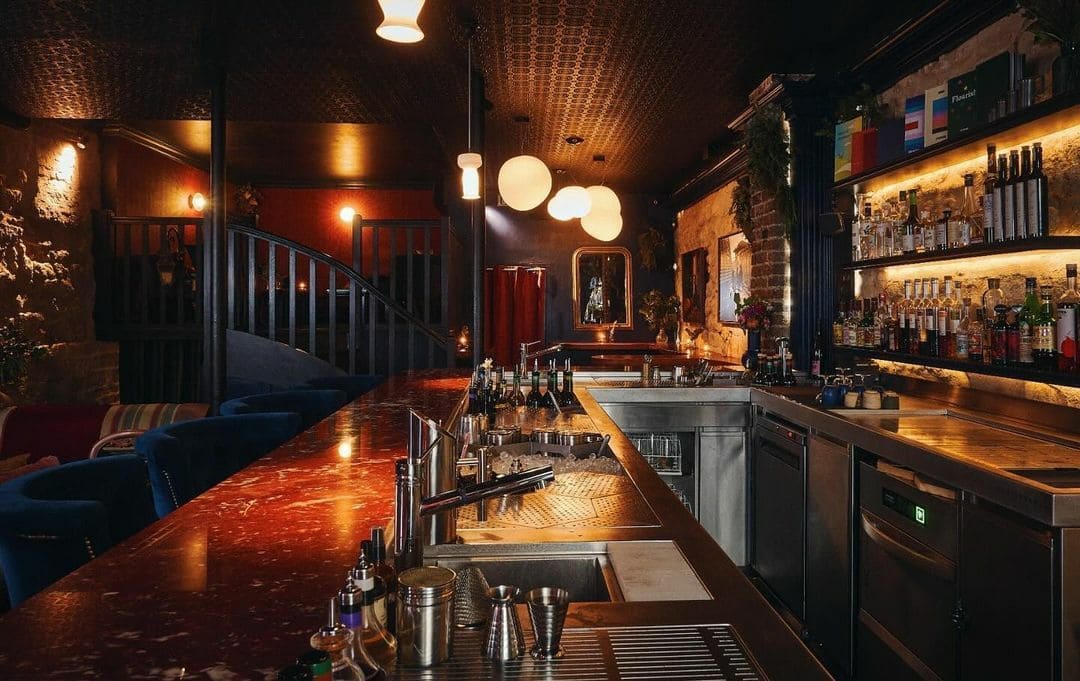 Little Red Door Paris bar romantique pour premier rendez-vous
